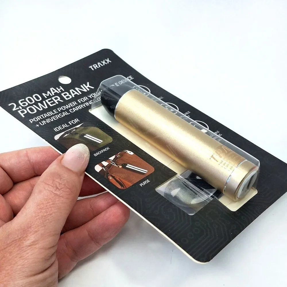 NWT Traxx Gold 2,600 mAh Portable Power Bank Keychain with Carrying Loop